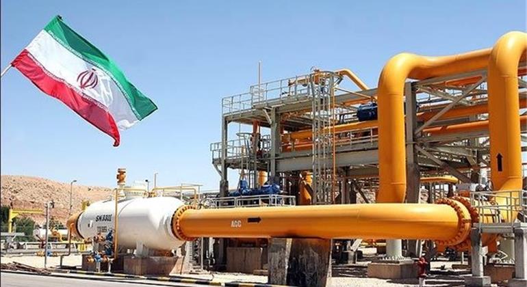اعلام برنامه افزایش صادرات نفت ایران؛ ۹۰ هزار بشکه نفت میادین مشترک با عراق صادر می‌شود